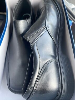 Nunn Bush Black Leather Slip-On Loafers